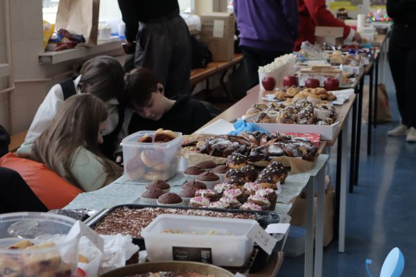 Przygotowywanie stoisk oraz opieka uczniów klas II i III