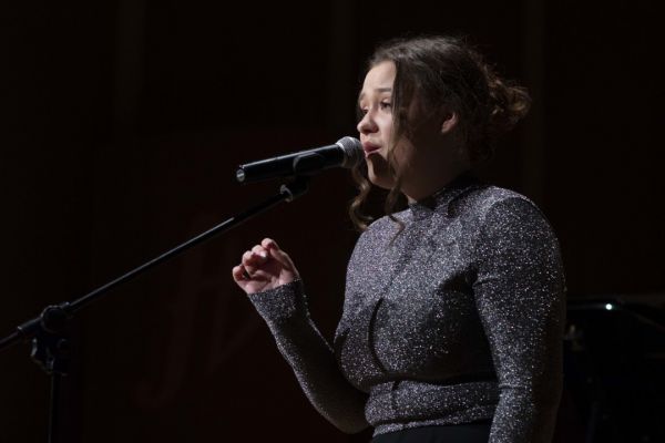 Wstępują laureaci konkursu - kliknięcie spowoduje powiększenie zdjęcia Wstępują laureaci konkursu