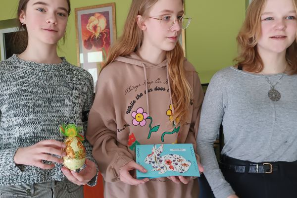 Uczennice ze Szkolnego Koła Wolontariatu