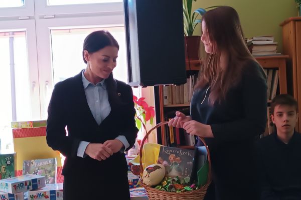 Pani Dyrektor Domu Opieki Społecznej i Maja Łajkowska