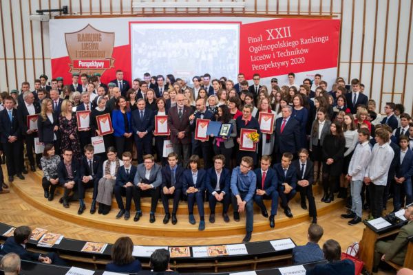 Aula, zdjęcie wszyscy - kliknięcie spowoduje powiększenie zdjęcia Wszyscy, zdjęcie ogólne