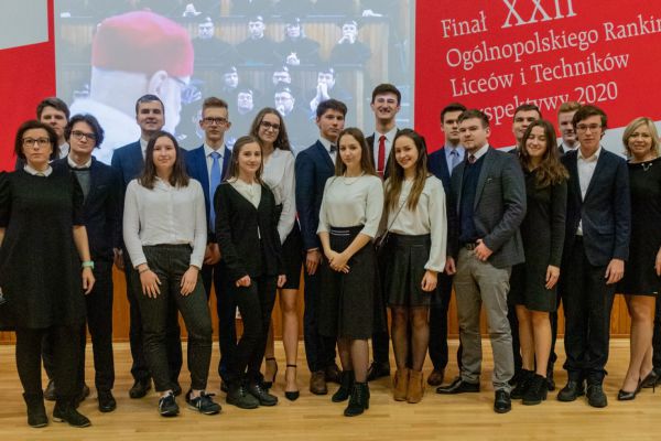 Delegacja II LO - kliknięcie spowoduje powiększenie zdjęcia Zdjęcie z Gali - wszyscy z II LO