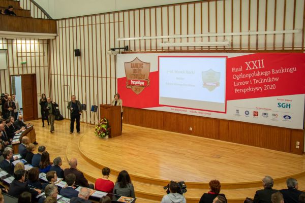 Aula w tle slajd z Rankingu - kliknięcie spowoduje powiększenie zdjęcia Aula - przygotowania do gali