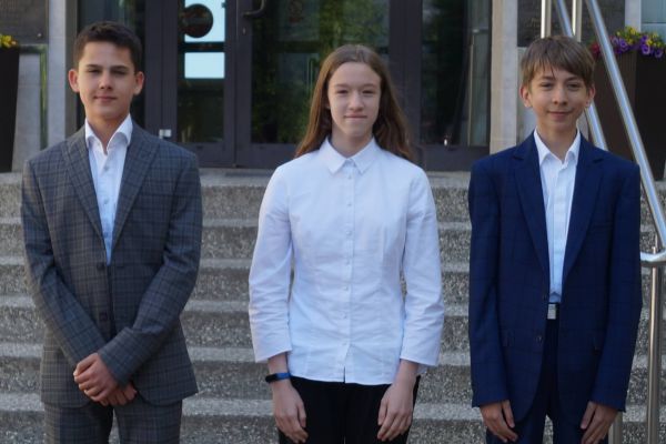 Ogólnopolska Olimpiada Franciszkańska - kliknięcie spowoduje powiększenie zdjęcia Finaliści: Stanisław Matys (8B), Szymon Ptaszyński (8B), Justyna Pul (8B)