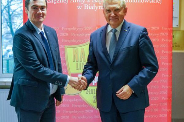 Gratulacje Prezydenta Miasta - kliknięcie spowoduje powiększenie zdjęcia Dyrektor i Prezydent Miasta