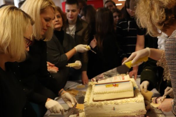 Krojenie tortu - - kliknięcie spowoduje powiększenie zdjęcia Krojenie toru