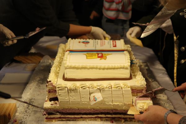 Porcjowanie tortu - kliknięcie spowoduje powiększenie zdjęcia Porcjowanie tortu