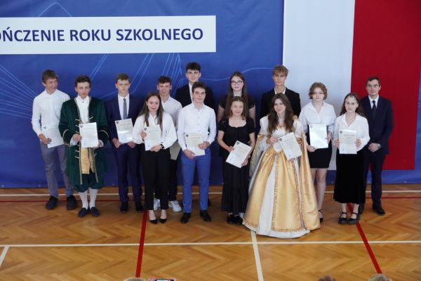 Zakończenie roku szkolnego 2022/2023 w II Liceum Ogólnokształcącym