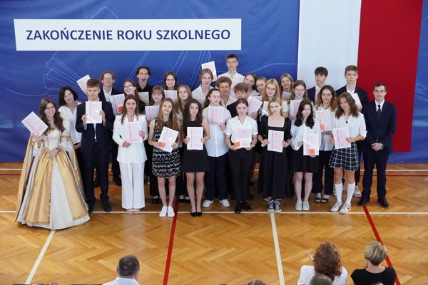 Zakończenie roku szkolnego 2022/2023 w II Liceum Ogólnokształcącym