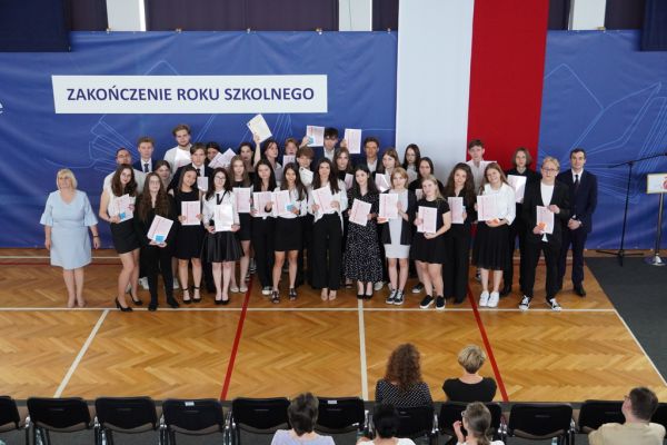Zakończenie roku szkolnego 2022/2023 w II Liceum Ogólnokształcącym