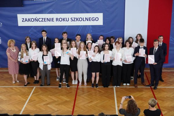 Zakończenie roku szkolnego 2022/2023 w II Liceum Ogólnokształcącym