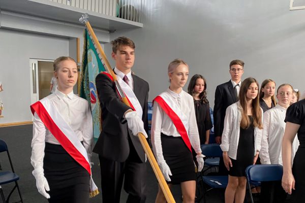 Uroczyste zakończenie zajęć w 7 klasach SP 53 w roku szkolnym 2022/2023