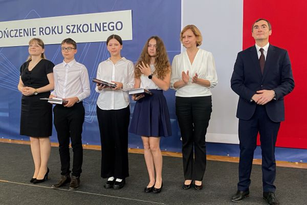 Uroczyste zakończenie zajęć w 7 klasach SP 53 w roku szkolnym 2022/2023