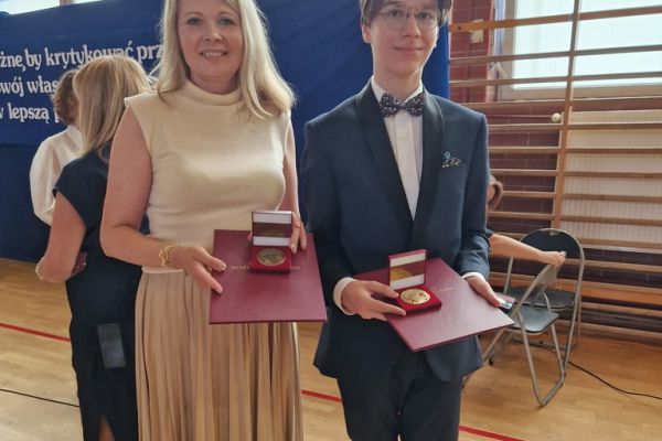 Pani prof. Agata Rybarczyk i Uczeń Tomasz Pogorzelski