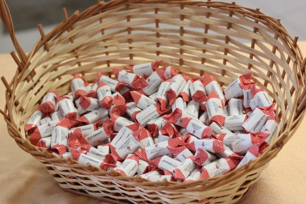 Kosz z cukierkami - - klikniecie spowoduje powiększenie zdjęcia Kosz z cukierkami