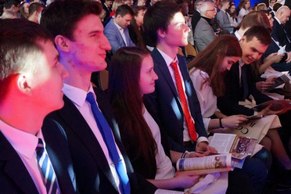 W oczekiwaniu na ogłoszenie wyników  - kliknięcie spowoduje powiększenie zdjęcia W oczekiwaniu na ogłoszenie wyników