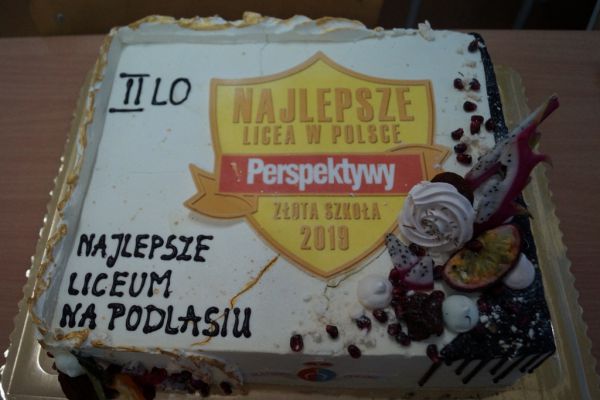 Tort Złota Szkoła - kliknięcie spowoduje powiększenie zdjęcia Tort Złota Szkoła