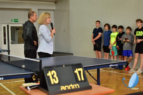 Uroczyste rozpoczęcie turnieju przez p.prof . Agnieszkę Mendelsberg i p.prof . Andrzeja Czołpińskiego