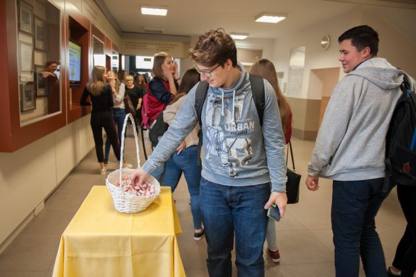 Degustacja cukierków - kliknięcie spowoduje powiększenie zdjęcia Degustacja cukierków