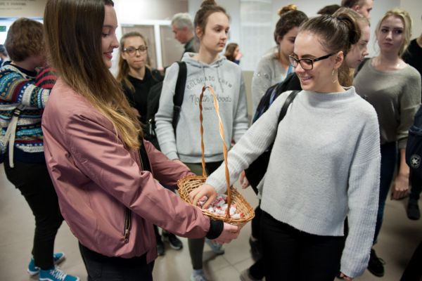 Degustacja cukierków - kliknięcie spowoduje powiększenie zdjęcia Degustacja cukierków