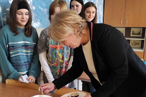 Lekcja otwarta na temat Azji z wykorzystaniem potraw azjatyckich