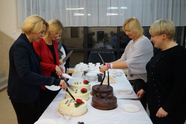 Krojenie tortów - kliknięcie spowoduje powiększenie zdjęcia Krojenie tortów