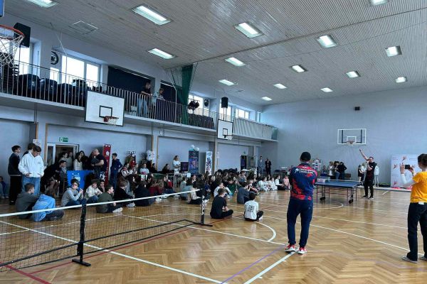 Targi Aktywności w ramach Olimpiady Praktycznej Zwolnieni z Teorii - okazja do nauki na przyszłość - kliknięcie spowoduje powiększenie zdjęcia Targi Aktywności w ramach Olimpiady Praktycznej Zwolnieni z Teorii