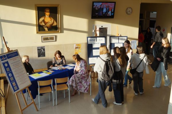 Dzień Otwarty II LO - kliknięcie spowoduje powiększenie zdjęcia Dzień Otwarty II LO