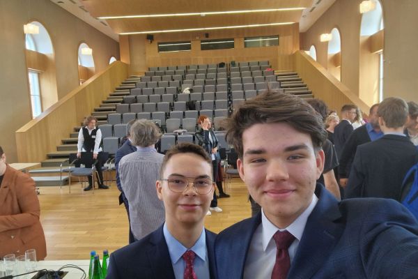 SUKCES W OLMPIADZIE WIEDZY O POLSCE I ŚWIECIE WSPÓŁCZESNYM - kliknięcie spowoduje powiększenie zdjęcia SUKCES W OLMPIADZIE WIEDZY O POLSCE I ŚWIECIE WSPÓŁCZESNYM