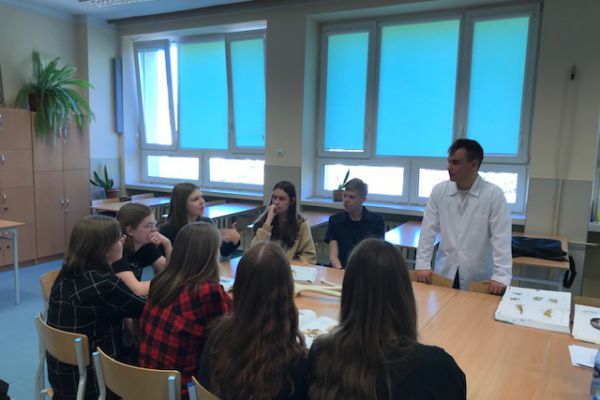 Uczniowie i burza mózgów