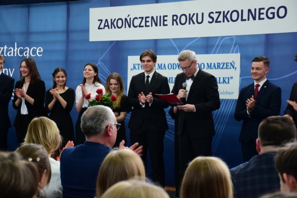 Zakończenie roku szkolnego klas czwartych II LO- kliknięcie spowoduje powiększenie zdjęcia Zakończenie roku szkolnego klas czwartych II LO