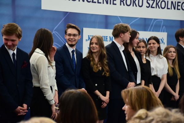Zakończenie roku szkolnego klas czwartych II LO- kliknięcie spowoduje powiększenie zdjęcia Zakończenie roku szkolnego klas czwartych II LO