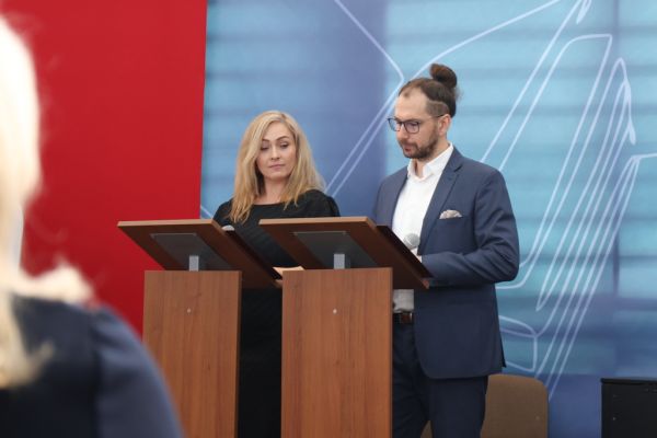 Zakończenie roku szkolnego klas czwartych II LO - kliknięcie spowoduje powiększenie zdjęcia Zakończenie roku szkolnego klas czwartych II LO