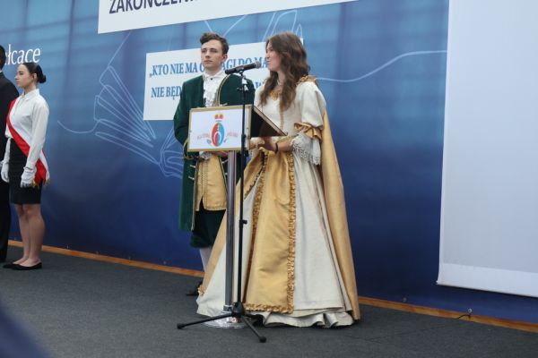 Zakończenie roku szkolnego klas czwartych II LO kliknięcie spowoduje powiększenie zdjęcia Zakończenie roku szkolnego klas czwartych II LO