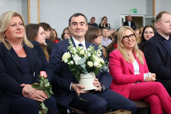 Zakończenie roku szkolnego klas czwartych II LO- kliknięcie spowoduje powiększenie zdjęcia Zakończenie roku szkolnego klas czwartych II LO