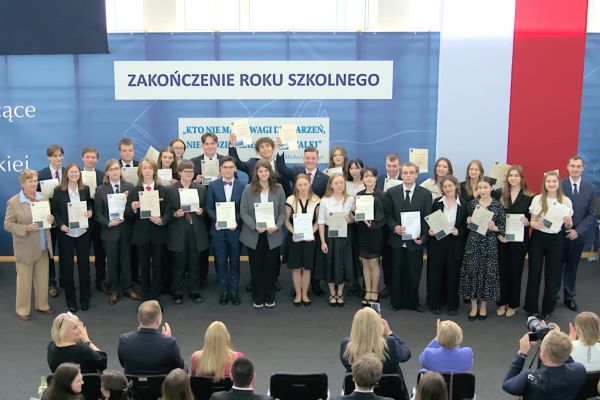 Laureaci olimpiad - kliknięcie spowoduje powiększenie zdjęcia Laureaci olimpiad