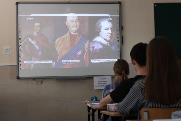 Obchody 3 maja - kliknięcie spowoduje powiększenie zdjęcia Obchody 3 maja