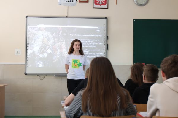 Obchody 3 maja - kliknięcie spowoduje powiększenie zdjęcia Obchody 3 maja