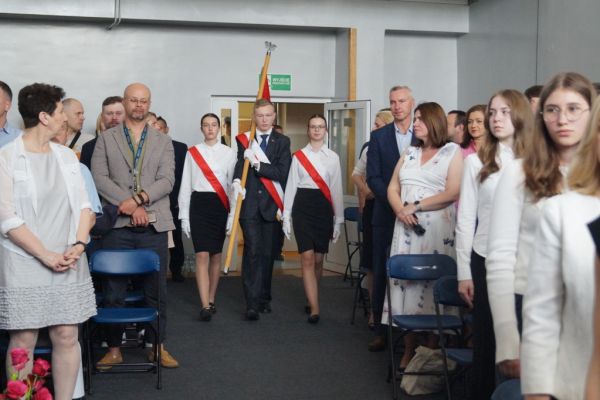 Zakończenie roku szkolnego w SP 53 - kliknięcie spowoduje powiększenie zdjęcia Zakończenie roku szkolnego w SP 53