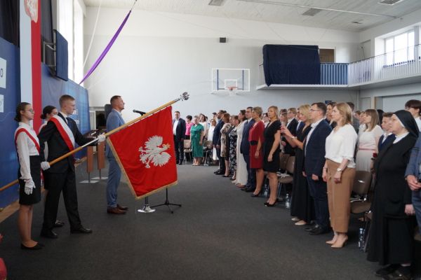 Zakończenie roku szkolnego w SP 53l - kliknięcie spowoduje powiększenie zdjęcia Zakończenie roku szkolnego w SP 53