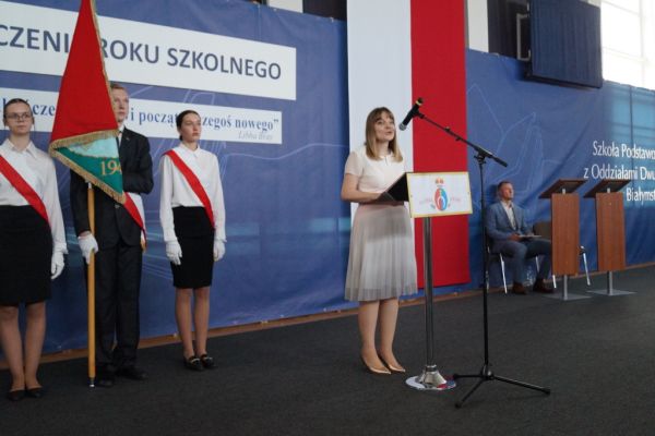 Zakończenie roku szkolnego w SP 53 - kliknięcie spowoduje powiększenie zdjęcia Zakończenie roku szkolnego w SP 53