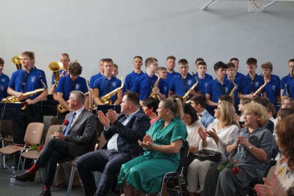 Zakończenie roku szkolnego w SP 53l - kliknięcie spowoduje powiększenie zdjęcia Zakończenie roku szkolnego w SP 53