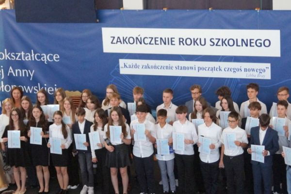 Zakończenie roku szkolnego w SP 53 - kliknięcie spowoduje powiększenie zdjęcia Zakończenie roku szkolnego w SP 53