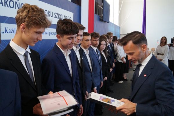 Zakończenie roku szkolnego 2023/2024 - kliknięcie spowoduje powiększenie zdjęcia Zakończenie roku szkolnego 2023/2024