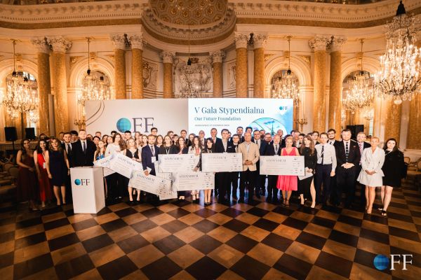 Gala Stypendialna - kliknięcie spowoduje powiększenie zdjęcia Gala Stypendialna