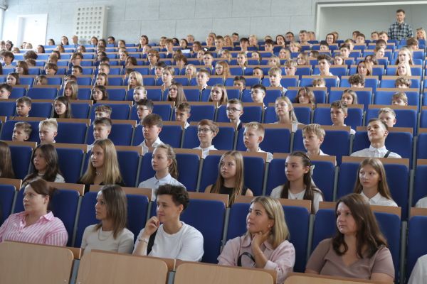 Rozpoczęcie roku 2024-2025 klasy 7-8 - kliknięcie spowoduje powiększenie zdjęcia Rozpoczęcie roku 2024-2025 klasy 7-8