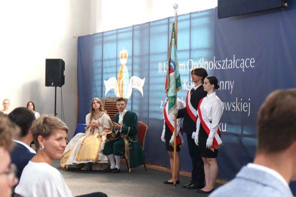 Rozpoczęcie roku 2024-2025 klasy 1-4 Rozpoczęcie roku 2024-2025 klasy 1-4 - kliknięcie spowoduje powiększenie zdjęcia