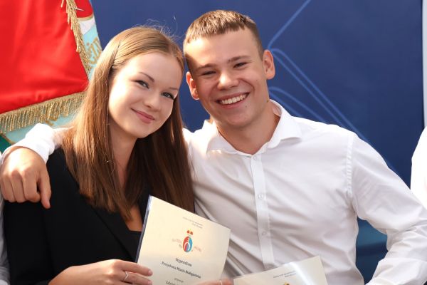 Rozpoczęcie roku 2024-2025 klasy 1-4 Rozpoczęcie roku 2024-2025 klasy 1-4 - kliknięcie spowoduje powiększenie zdjęcia