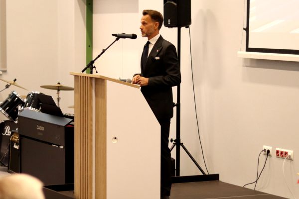 Uroczyste otwarcie nowej części szkoły Uroczyste otwarcie nowej części szkoły - kliknięcie spowoduje powiększenie zdjęcia