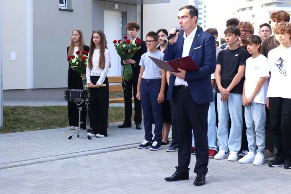 Uroczyste otwarcie nowej części szkoły Uroczyste otwarcie nowej części szkoły - kliknięcie spowoduje powiększenie zdjęcia